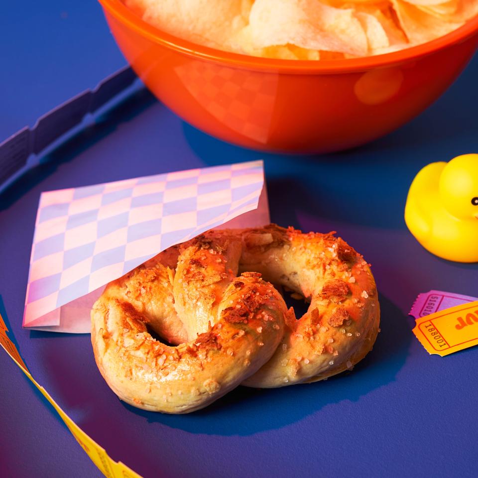 LAY'S® Salt & Vinegar Pretzel